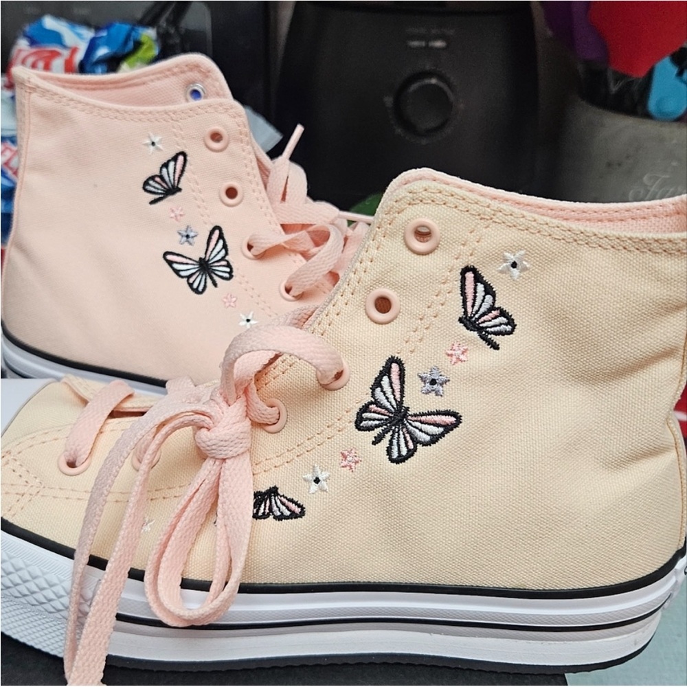 NEW Converse Chuck Taylor All Stars Size 5 kids/girls/soft Peach color HARD FIND - Picture 3 of 12